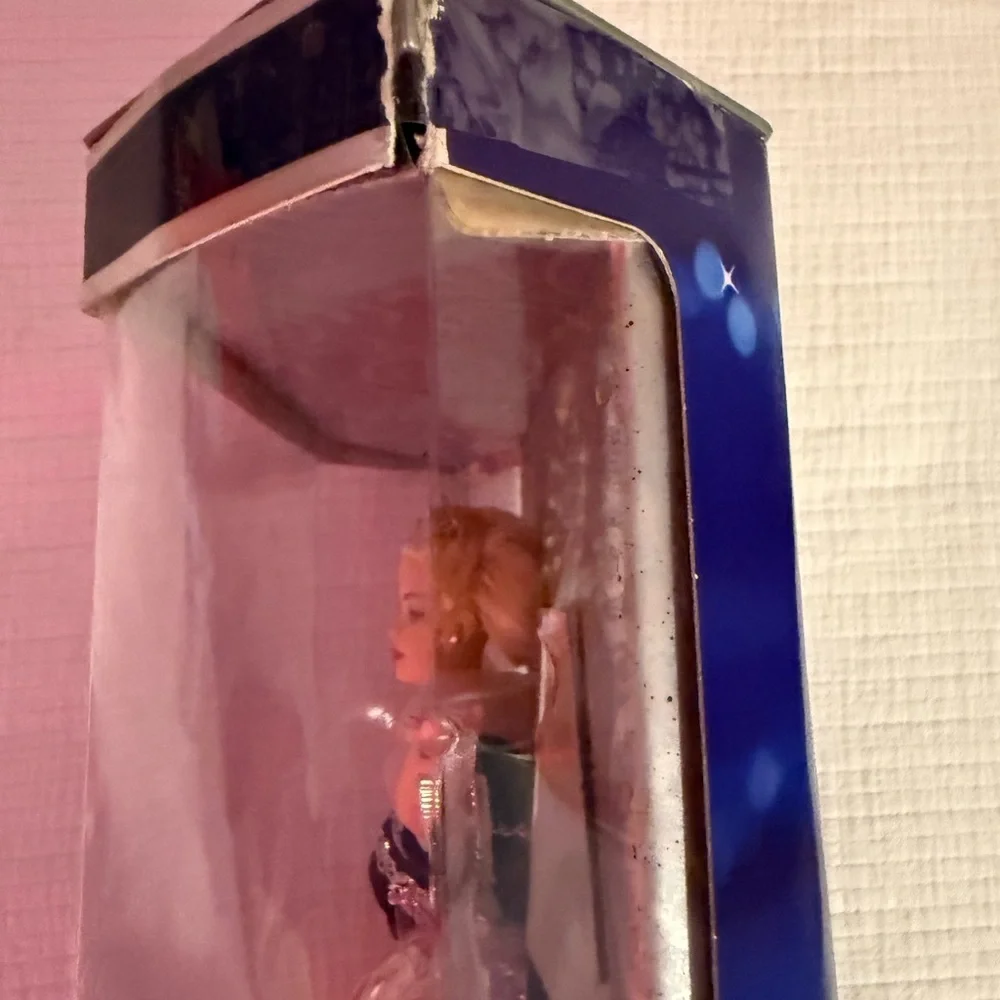 Barbie New Year Millennium Princess Doll Special Edition Mattel 2000 Damaged Box